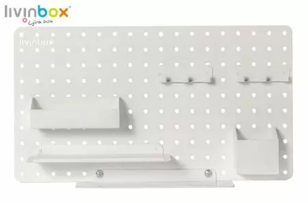 :Papan berpaku untuk penyimpanan dalam warna putih.